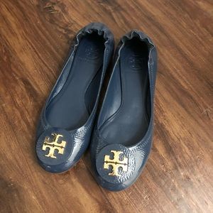 Never worn Tory Burch flat navy size 7
